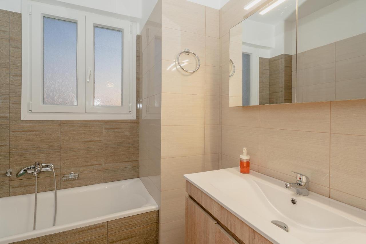 Sunny Penthouse W/ Acropolis View Next To Metro Leilighet Athen Eksteriør bilde